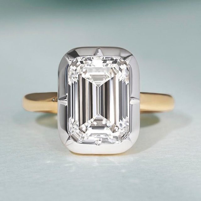 East-West Bezel